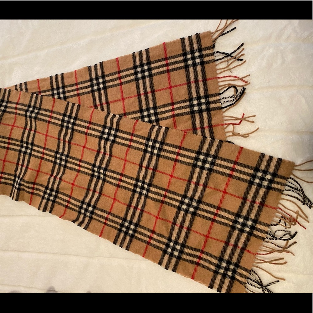 Burberry lambs wool scarf